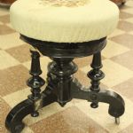 777 5342 PIANO STOOL